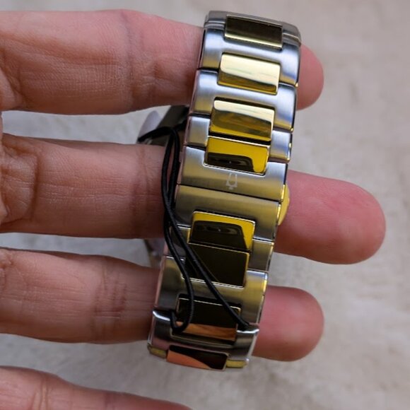 ⬇️PD⬇️BULOVA Gold and Silver Watch with Elegant Design and Link Bracelet - Picture 10 of 14